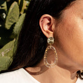 Boucle d'oreille dorée paillettes