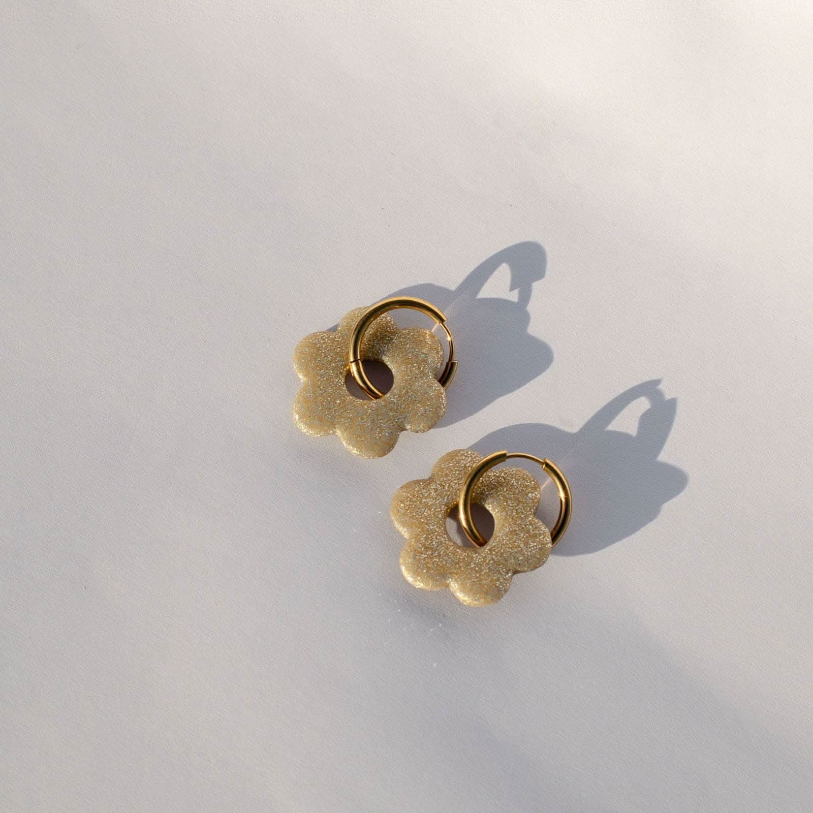 Boucles d'oreilles dorées paillettes