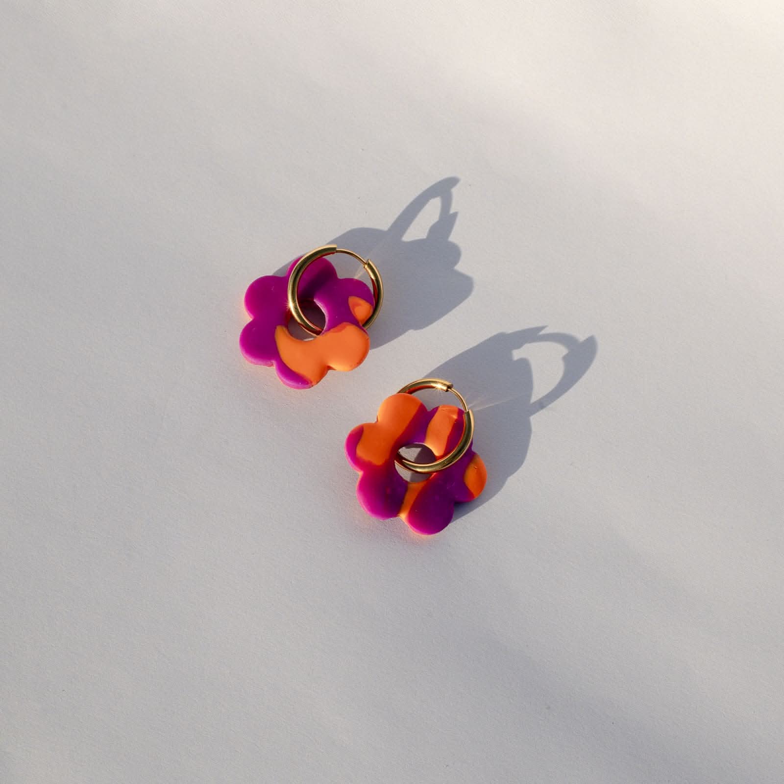 Boucles d'oreilles fleur orange violet