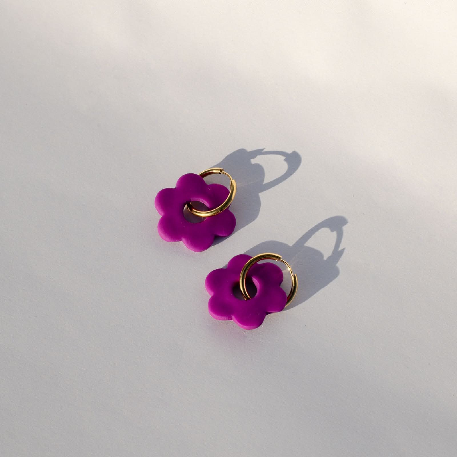 Boucles d'oreilles fleur violet
