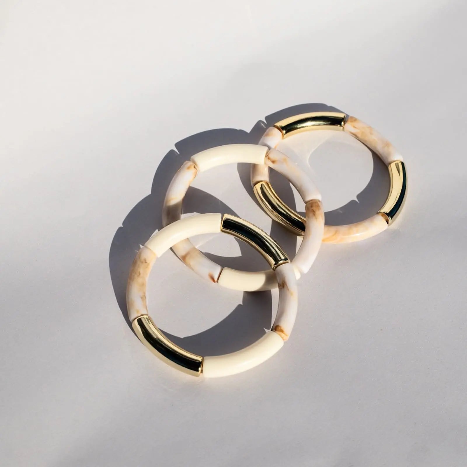 Trio de bracelets blanc en résine