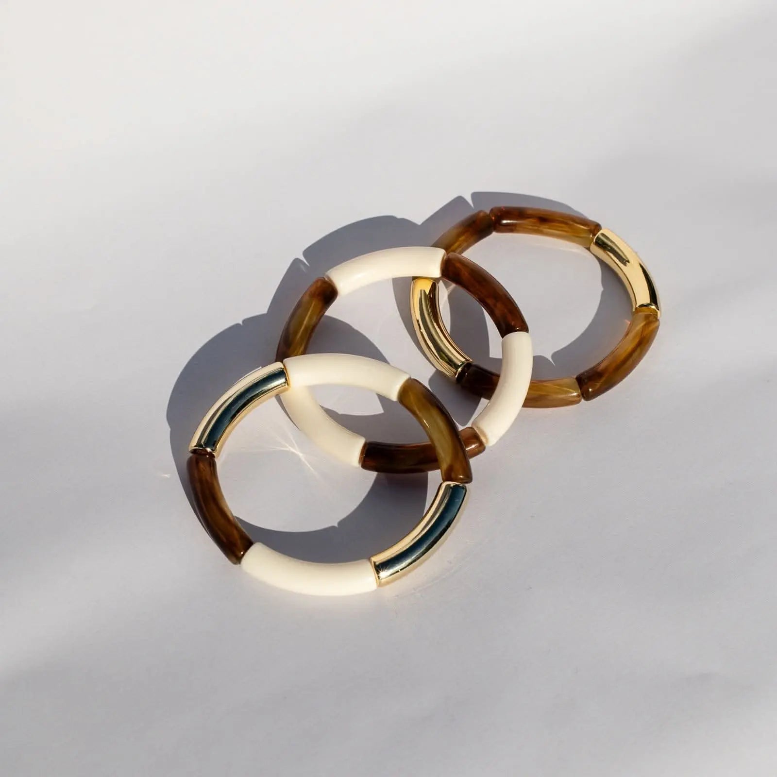 Trio de bracelets marron en résine