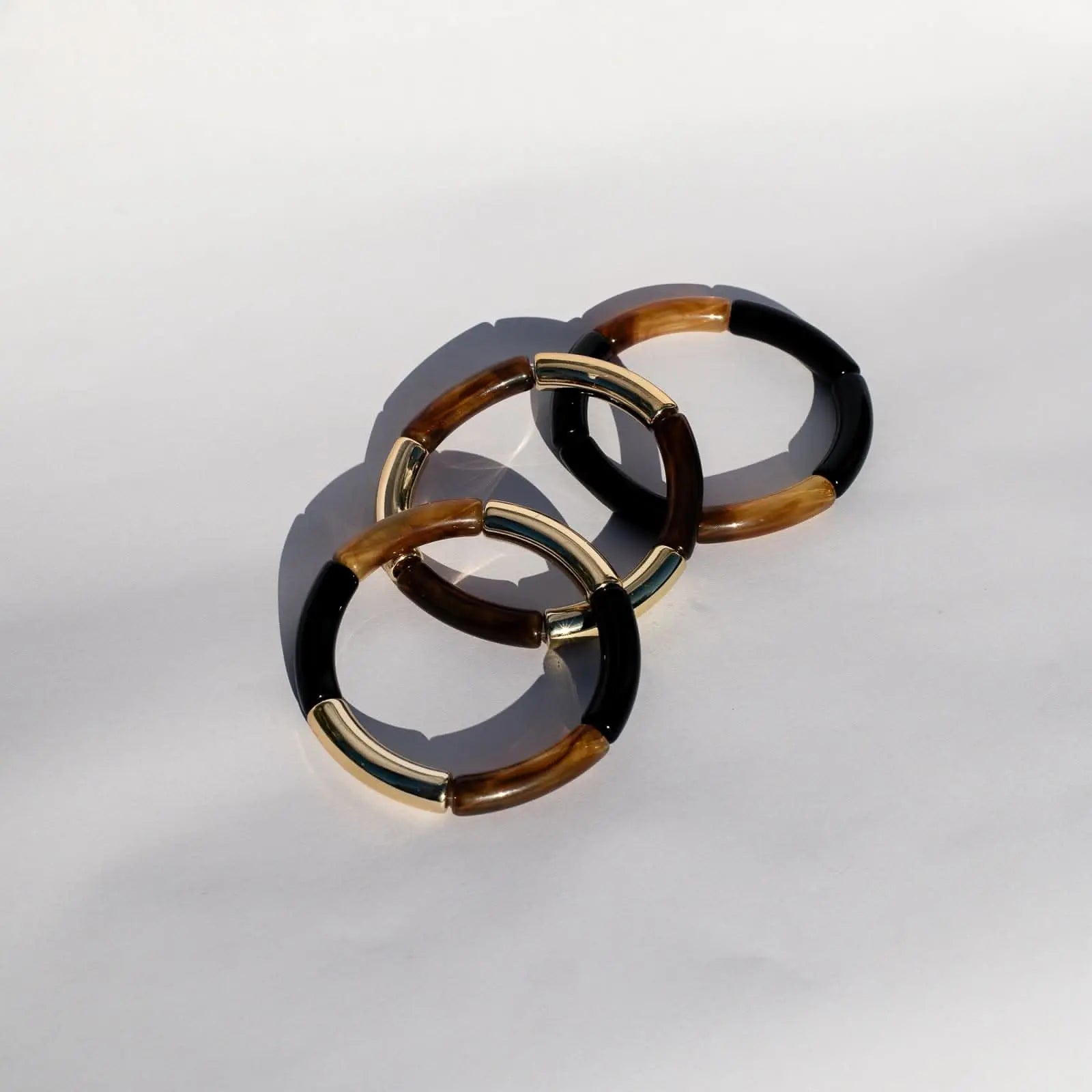 Trio de bracelets marron en résine
