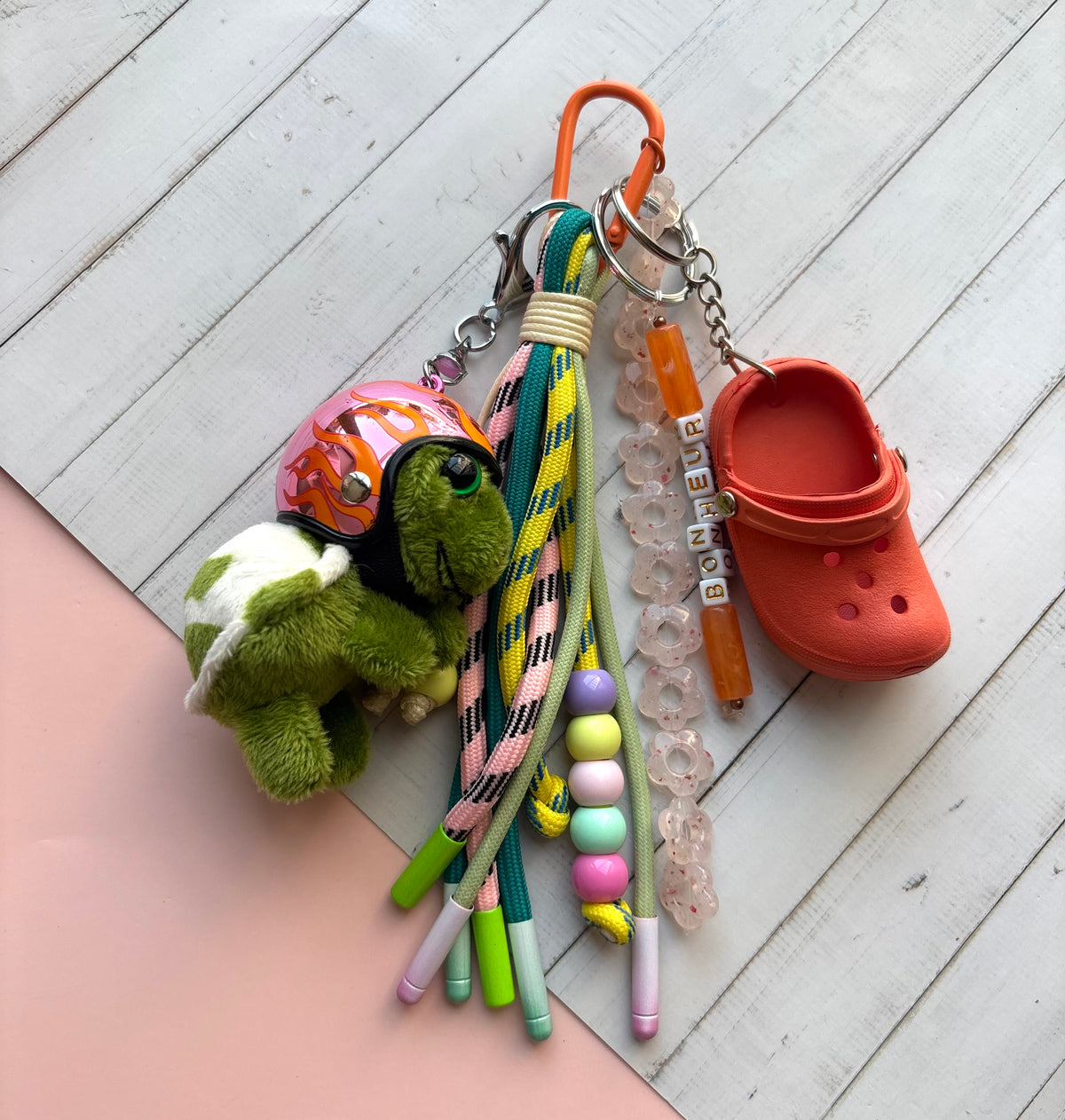 Grigri de sac tortue rose paracordes