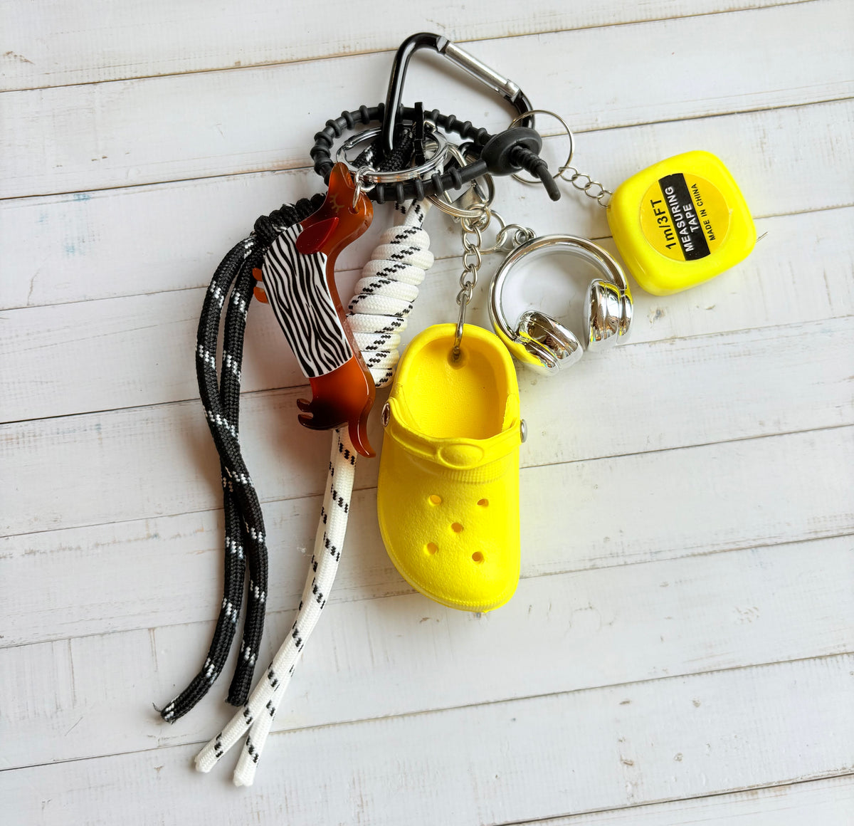 Grigri de sac chien zèbre crocs jaune