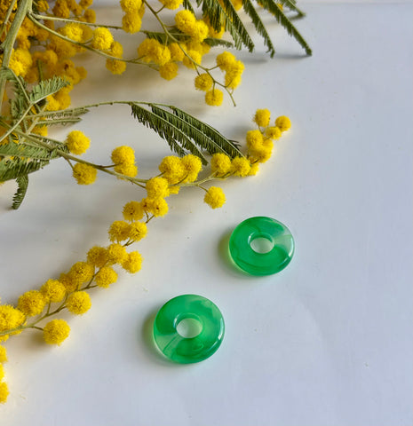 Paire de deux charms résine