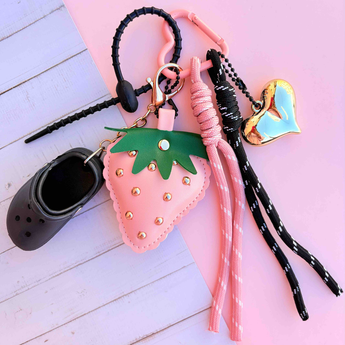 Grigri de sac crocs fraise rose