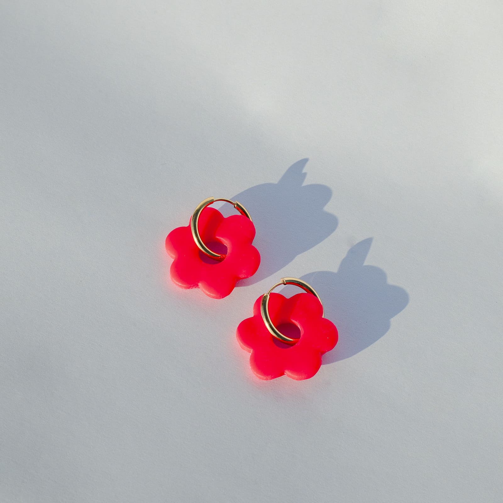 Boucles d’oreilles créoles fleurs Flora