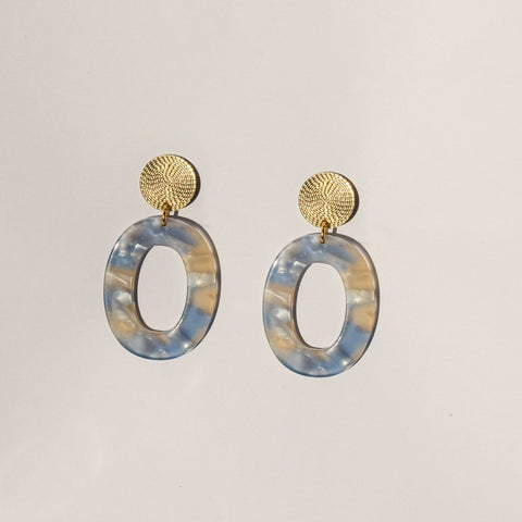 Boucles d'oreilles pendantes en résine bleues Ana