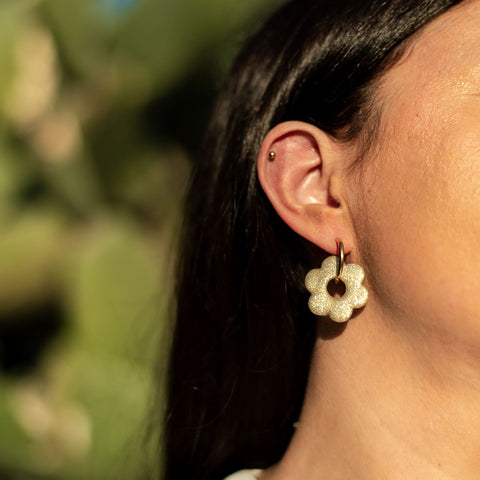 Boucles d’oreilles créoles fleurs Flora